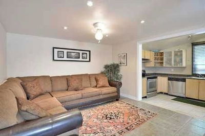 20 Butterworth Ave, Toronto - Oakridge image-0-2