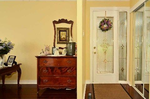 218 Harmony Rd N, Oshawa, L1G6L5 | Image 3