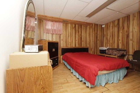 537 Charnwood Crt, Pickering, L1V4Y5 | Image 2