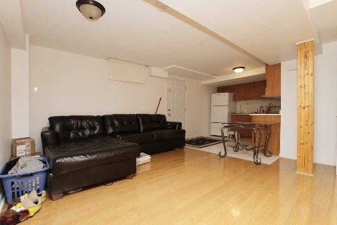 537 Charnwood Crt, Pickering, L1V4Y5 | Image 3