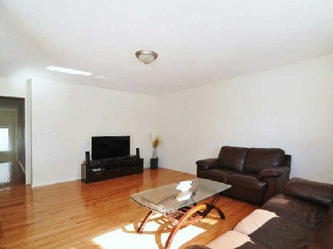 9 Barnham St, Ajax, L1Z0M5 | Image 3