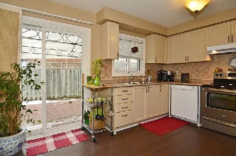 831 Lavis St, Oshawa, L1K1W8 | Image 2