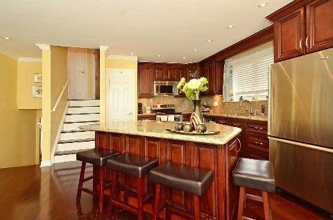 218 Harmony Rd N, Oshawa, L1G6L5 | Image 2