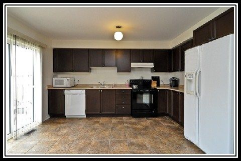 1523 Glenbourne Dr, Oshawa, L1K0M5 | Image 2