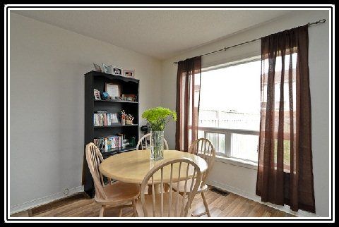 1523 Glenbourne Dr, Oshawa, L1K0M5 | Image 3