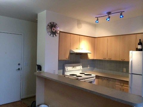 Th122 - 38 Lee Centre Dr, Toronto, M1H3J7 | Image 3