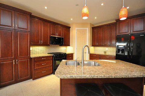 1609 Badgley Dr, Oshawa, L1K 0H2 | Image 2