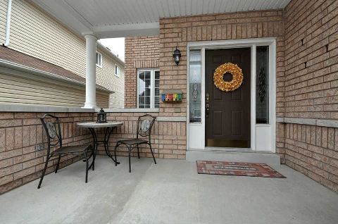 1609 Badgley Dr, Oshawa, L1K 0H2 | Image 2