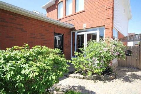 16 Fry Cres, Clarington, L1C4Y2 | Image 3