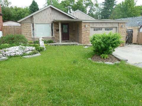 878 Strouds Lane, Pickering, L1V1H2 | Image 2