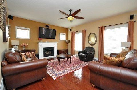 1609 Badgley Dr, Oshawa, L1K 0H2 | Image 2