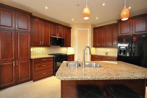 1609 Badgley Dr, Oshawa, L1K 0H2 | Image 3