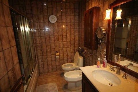 8 Suraty Ave, Toronto, M1P4E1 | Image 3