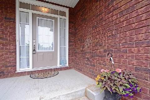 10 Thistledown Cres, Whitby, L1R3P2 | Image 2