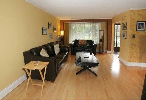 1379 Orlando Crt, Oshawa, L1G6T8 | Image 2