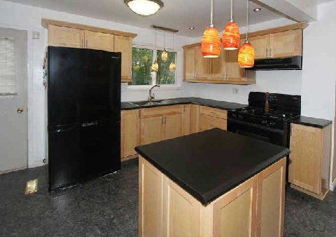 1379 Orlando Crt, Oshawa, L1G6T8 | Image 3