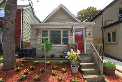Detached House sold at 9 Queen Victoria Street, Toronto, Ontario, M4J1E8 - Blake-Jones - MLS: E2990430