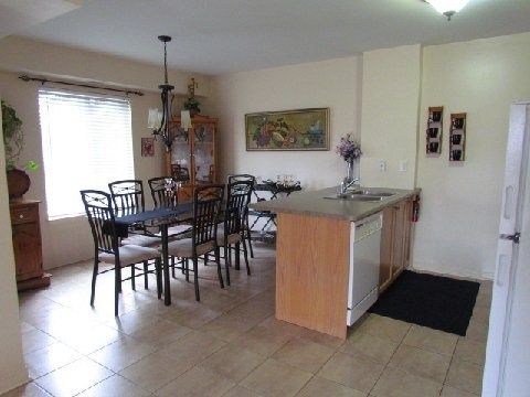 106 - 102 Aspen Springs Dr, Clarington, L1C5N6 | Image 3