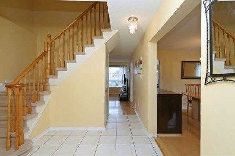 1506 Bentley Lane, Pickering, L1X2M5 | Image 2