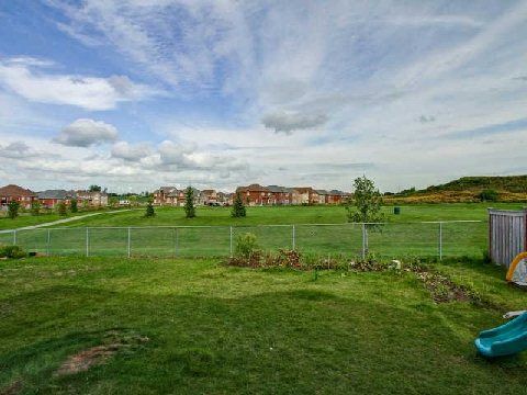 1649 Quail Run Dr, Oshawa, L1K0L9 | Image 3