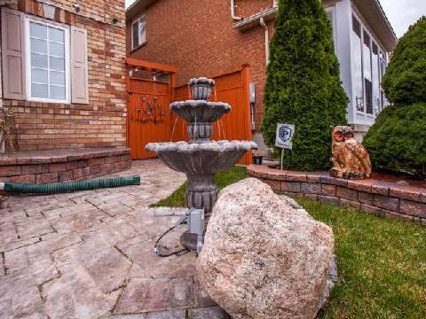 81 Trumpeter St, Toronto, M1B6H1 | Image 2