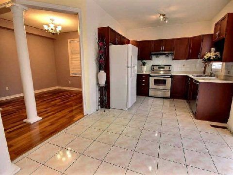 101 Oasis Blvd, Toronto, M1X1X2 | Image 2