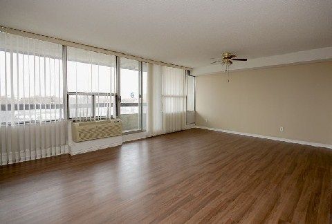 912 - 55 William St E, Oshawa, L1G 7C9 | Image 3