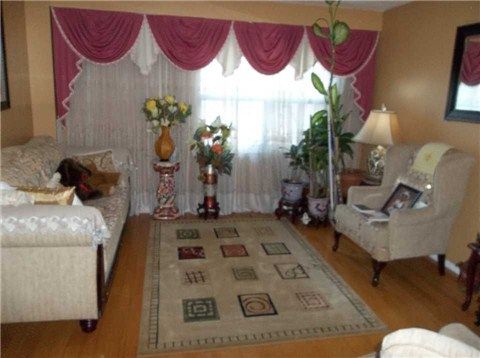 28 Scotney Grve, Toronto, M1B2S4 | Image 2