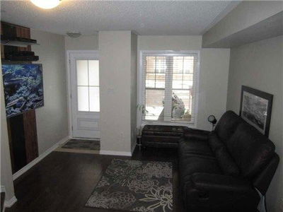 Unit 3 — 50 Mendelssohn St, Toronto - Clairlea-Birchmount image-0-3