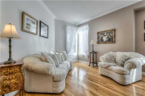 10 Thistledown Cres, Whitby, L1R3P2 | Image 3