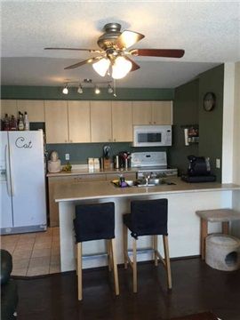 305 - 91 Aspen Springs Dr, Clarington, L1C5J9 | Image 2