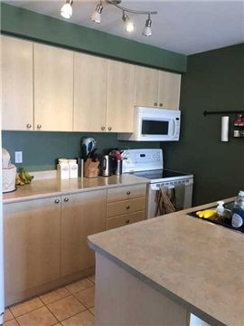 305 - 91 Aspen Springs Dr, Clarington, L1C5J9 | Image 3