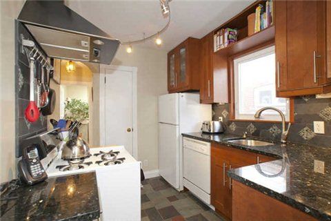 105 Dunington Dr, Toronto, M1N3E4 | Image 3