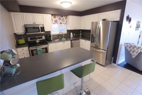 490 Flagstone Crt, Oshawa, L1K2Z7 | Image 2