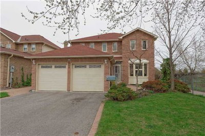 Detached House sold at 648 Cognac Crescent, Pickering, Ontario, L1X1L8 - Amberlea - MLS: E3192264