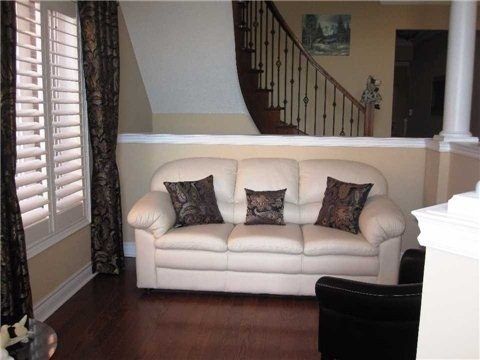 544 George Reynolds Dr, Clarington, L1E0A8 | Image 3