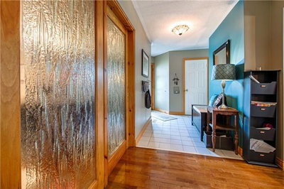 1526 Sturgeon Court, Pickering, Ontario image-0-3