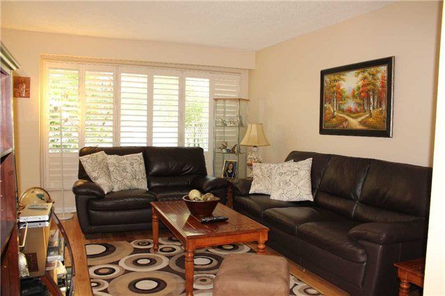 1039 Rowntree Cres, Pickering, L1V5A9 | Image 3