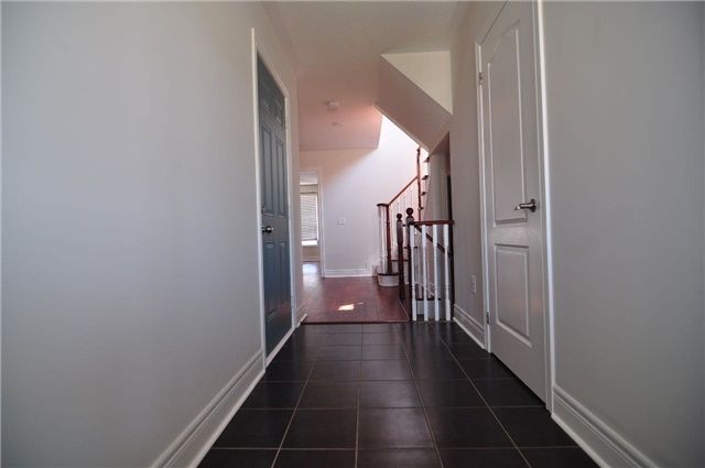 164 Dewell Cres, Clarington, L1E0B9 | Image 3