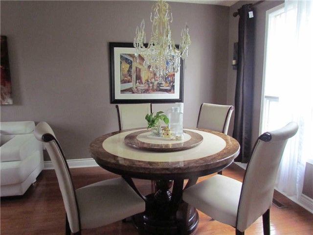 142 Wright Cres N, Ajax, L1S 6X6 | Image 2