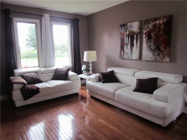 142 Wright Cres N, Ajax, L1S 6X6 | Image 3