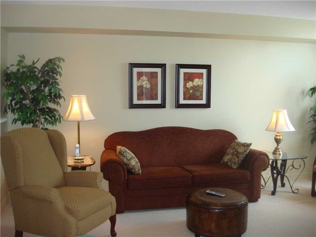 706 - 711 Rossland Rd E, Whitby, L1N8Z1 | Image 3