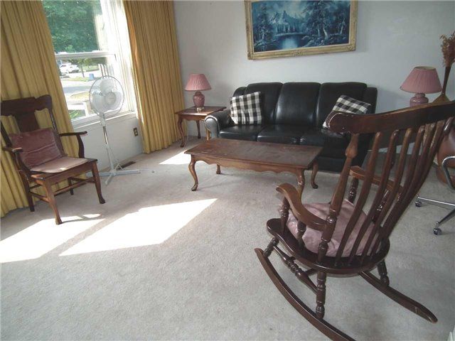 1248 Astra Ave, Oshawa, L1K1H4 | Image 3