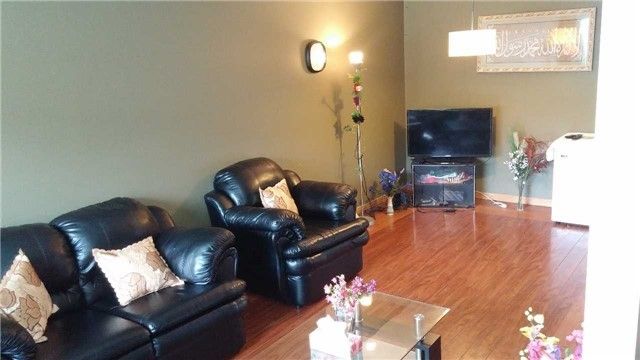 6 Woodward Cres, Ajax, L1S5T6 | Image 3