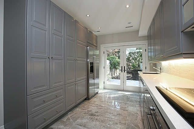 413 Leslie St, Toronto, M4M 3E3 | Image 2