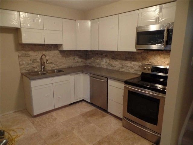 1248 Astra Ave, Oshawa, L1K1H4 | Image 2