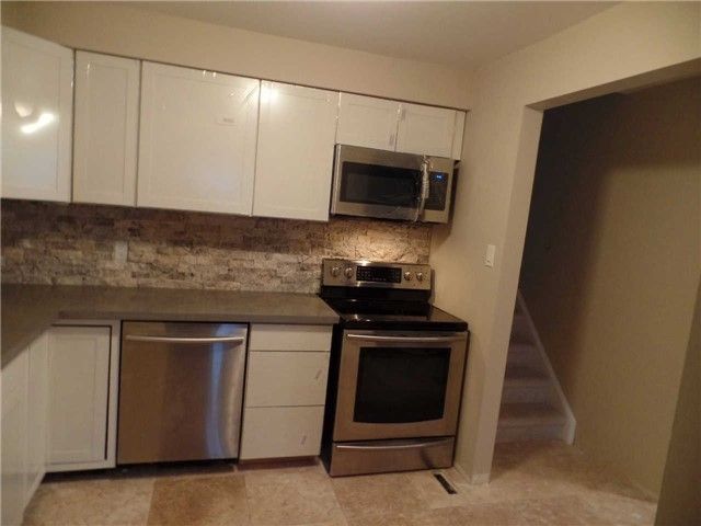 1248 Astra Ave, Oshawa, L1K1H4 | Image 3