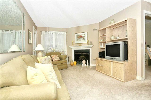 409 - 195 Lake Driveway Dr W, Ajax, L1S7H7 | Image 2