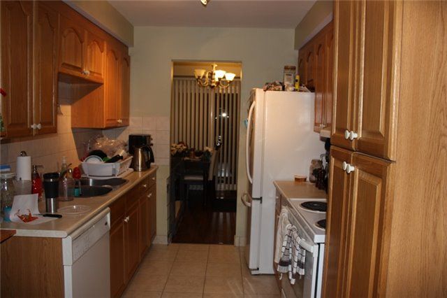 24 Oakhaven Dr, Toronto, M1V1X9 | Image 2