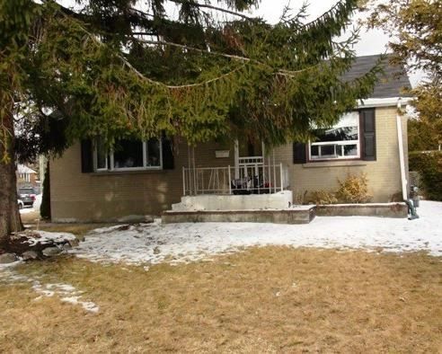 38 Kawartha Ave, Oshawa, L1H3Y8 | Image 2